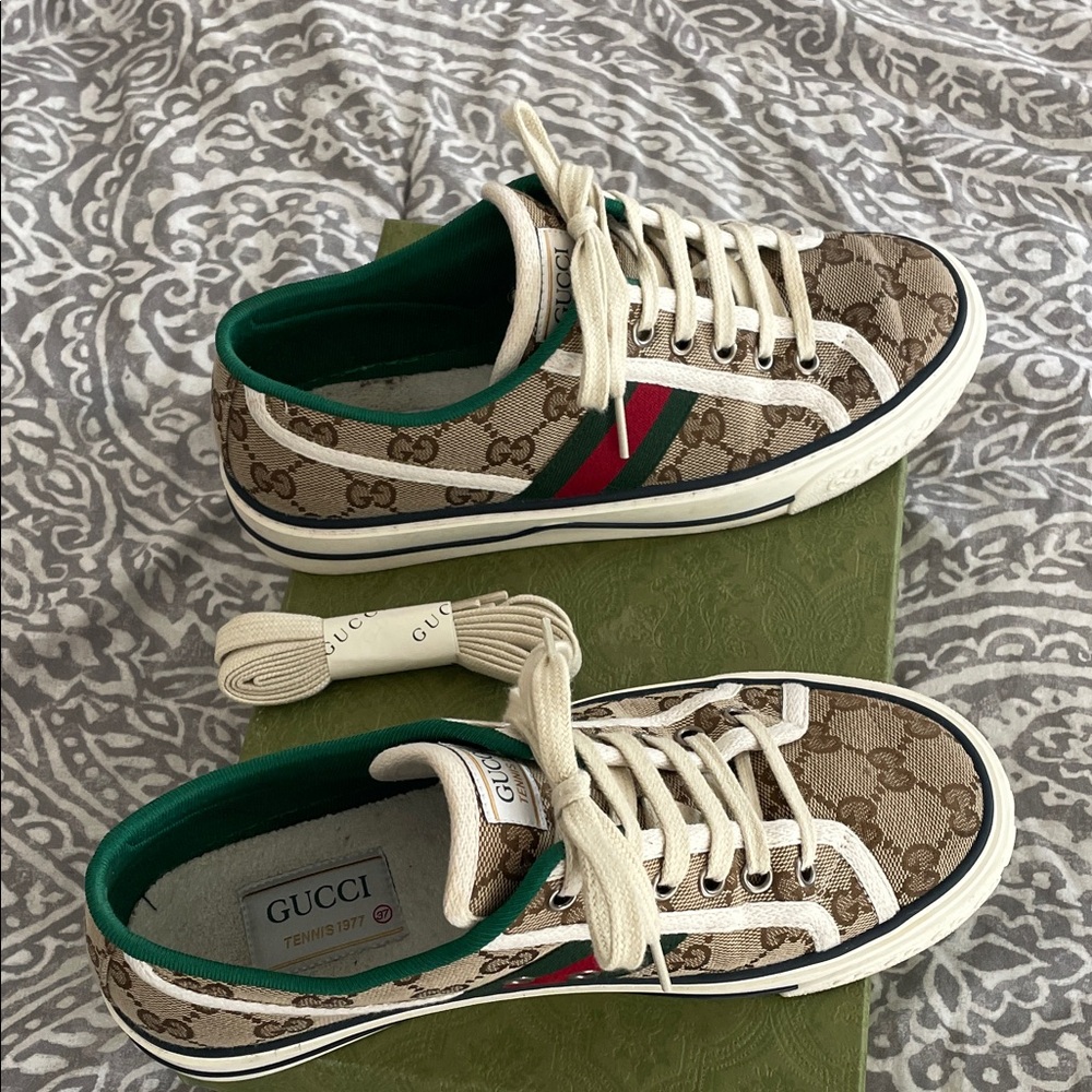 Gucci - Picture 3 of 4